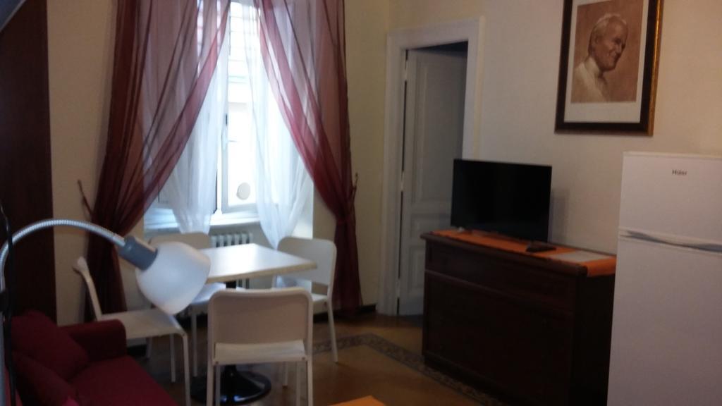 Bed and Breakfast I Tre Pupazzi Рим Екстер'єр фото